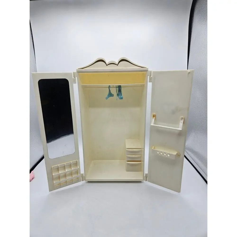 Marx Sindy 1970s Wardrobe Cream Gold‎ Trim Drawers Hangers Mirror